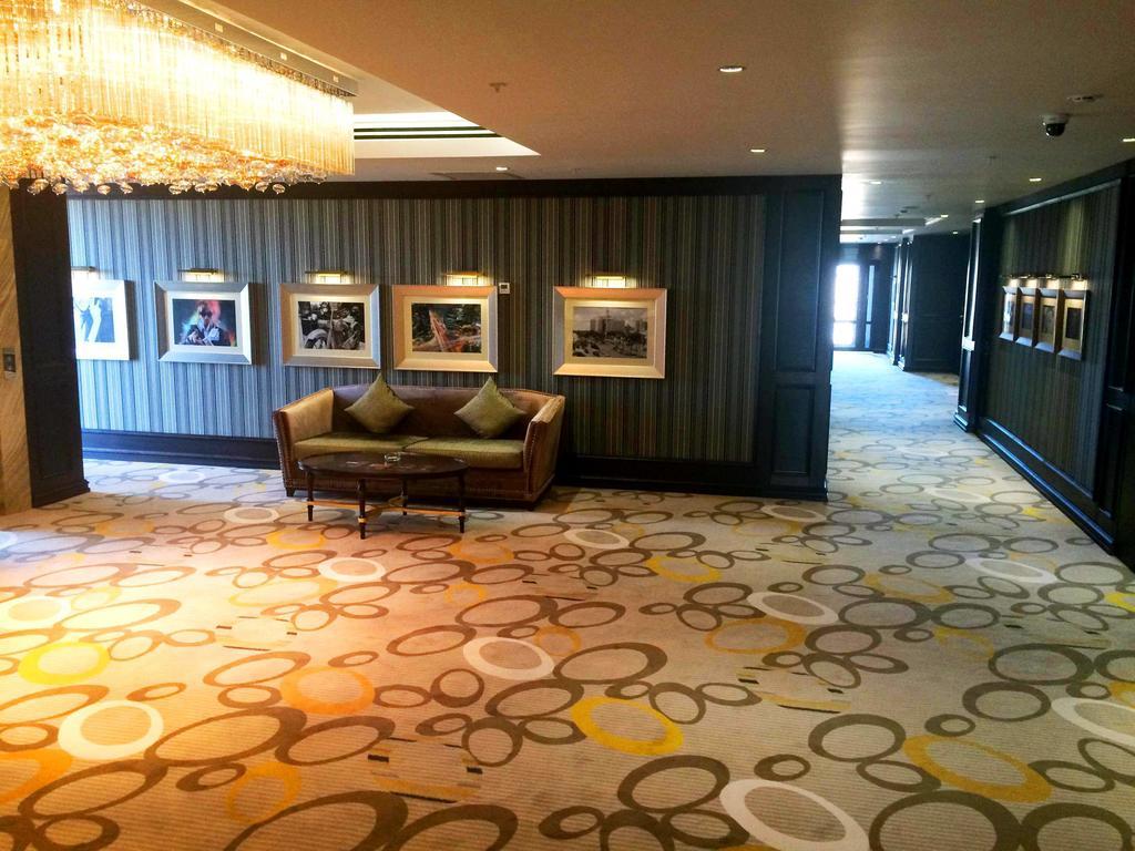 Royal Plaza Hotel And Casino คัปชาไกย์ ภายนอก รูปภาพ